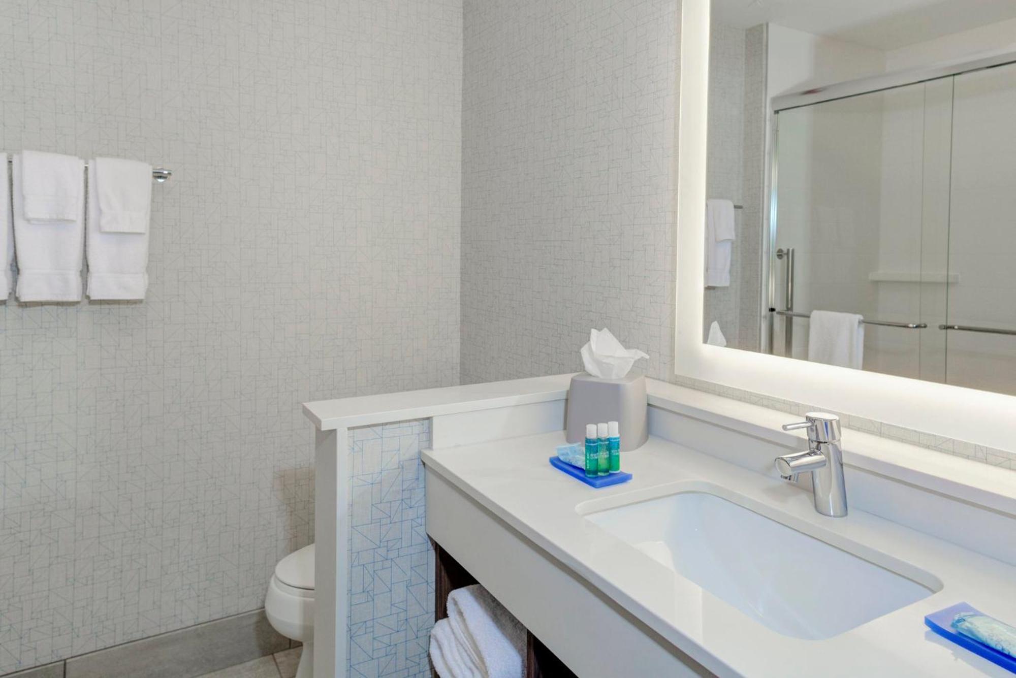 Holiday Inn Express & Suites - King George - Dahlgren By Ihg Alden Εξωτερικό φωτογραφία